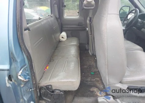 2002 Ford F-250 Lariat/Xl/Xlt from USA, damaged, VIN 1FDNX21L22EA36876